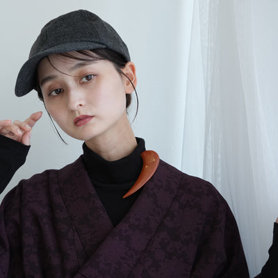 【ブローチ 蒔絵 朱赤つの 金ミニマル】日本製  和風アクセサリー ハンドメイド （2511606800）