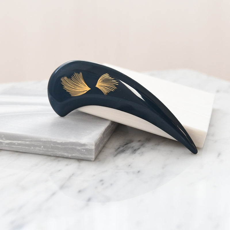 【ブローチ 蒔絵 紺鼠つの　金モダン】日本製  和風アクセサリー ハンドメイド （2511607100）