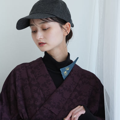 【ブローチ 蒔絵 紺鼠扇 金ミニマル】日本製  和風アクセサリー ハンドメイド （2511607200）