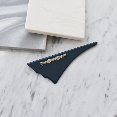 【ブローチ 蒔絵 紺鼠扇 金モダン】日本製  和風アクセサリー ハンドメイド （2511607300）