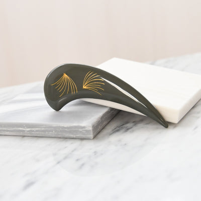 【ブローチ 蒔絵 墨つの 金ミニマル】日本製  和風アクセサリー ハンドメイド （2511607400）