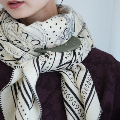 【ブローチ 蒔絵 墨つの 金ミニマル】日本製  和風アクセサリー ハンドメイド （2511607400）