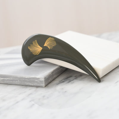 【ブローチ 蒔絵 墨つの 金モダン】日本製  和風アクセサリー ハンドメイド （2511607500）