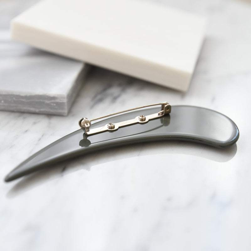 【ブローチ 蒔絵 墨つの 金モダン】日本製  和風アクセサリー ハンドメイド （2511607500）