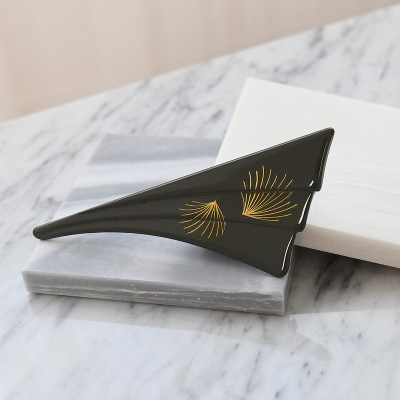 【ブローチ 蒔絵 墨扇 金ミニマル】日本製  和風アクセサリー ハンドメイド （2511607700）