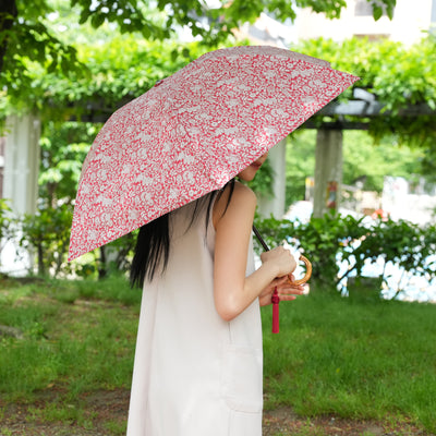 【日傘 折りたたみ】ペイズリー インド更紗柄 100％遮光 UV遮蔽率99.9％以上 3段55cm 晴雨兼用 バンブーハンドル タッセル付 （2512611501）【ギフトキットB対応】