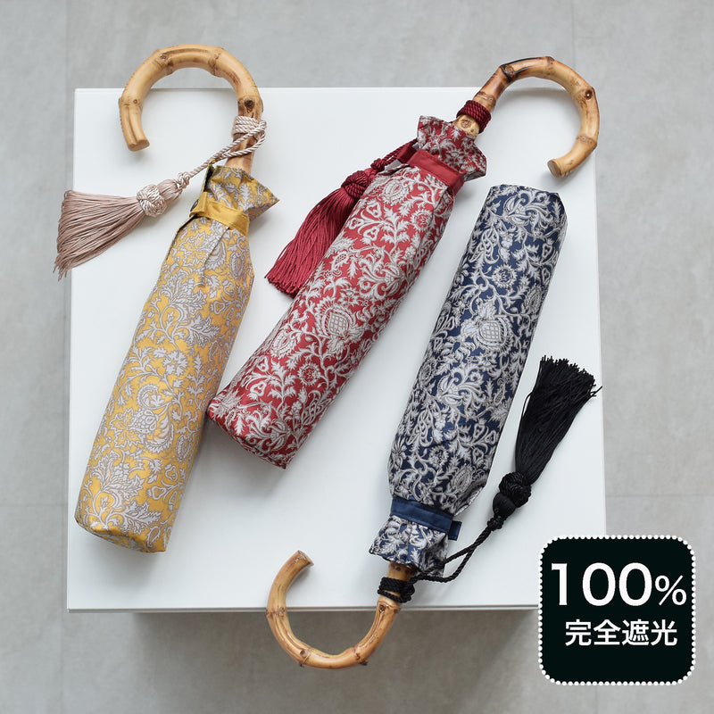 【日傘 折りたたみ】ペイズリー インド更紗柄 100％遮光 UV遮蔽率99.9％以上 3段55cm 晴雨兼用 バンブーハンドル タッセル付 （2512611501）【ギフトキットB対応】