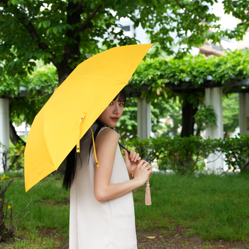 【日傘 utatane×Kuovi（クオヴィ）折りたたみ 日本製】100％遮光 3段55cm utataneくまちゃん＆果樹園 チャーム付  バンブーハンドル タッセル付 （2512640201）【ギフトキットB対応】