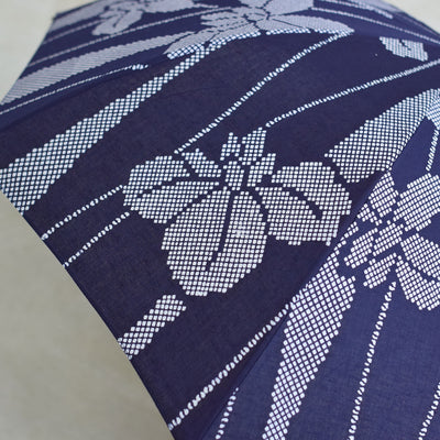 【日傘  utatane×注染工房 ネイビー ワントーン あやめ 菖蒲 ぼかし にじみ】日本製小幅生地使用 50cm長傘  特選シリーズ バンブーハンドル 寒竹曲がり（2513634601）【ギフトキットA対応】