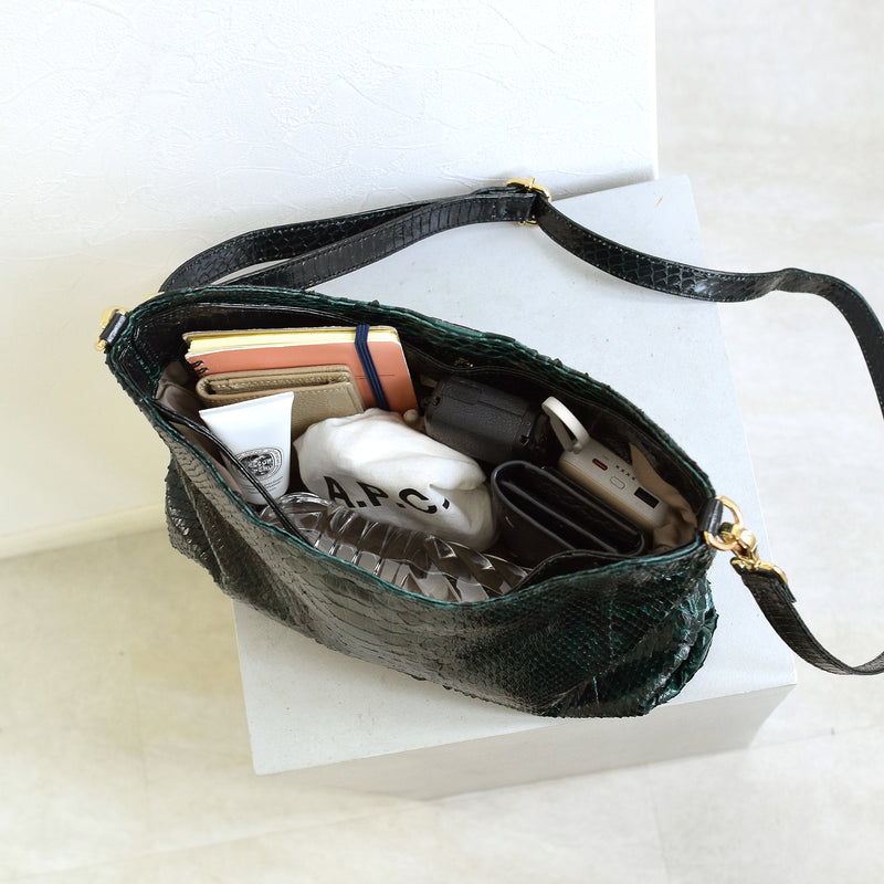 【PYTHON パイソン ウェーブトートバッグ】ミニ グリーン ショルダーつき 本革 蛇革 コブラ革 和装 カジュアル エキゾチックレザー　お洋服はもちろん 着物にも（2690608200）