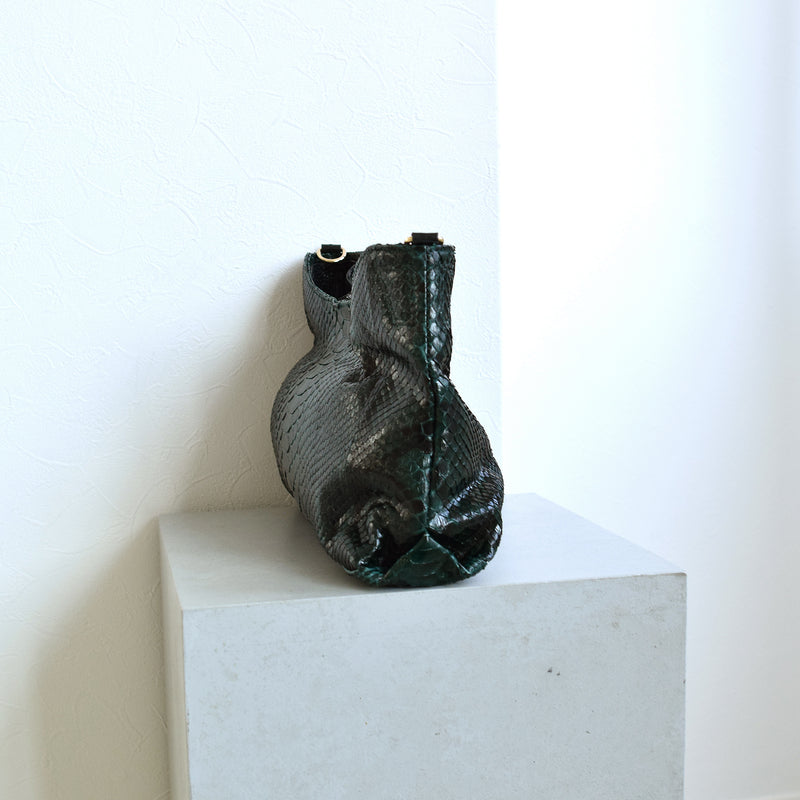 【PYTHON パイソン ウェーブトートバッグ】ミニ グリーン ショルダーつき 本革 蛇革 コブラ革 和装 カジュアル エキゾチックレザー　お洋服はもちろん 着物にも（2690608200）