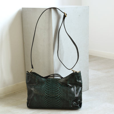 【PYTHON パイソン ウェーブトートバッグ】ミニ グリーン ショルダーつき 本革 蛇革 コブラ革 和装 カジュアル エキゾチックレザー　お洋服はもちろん 着物にも（2690608200）