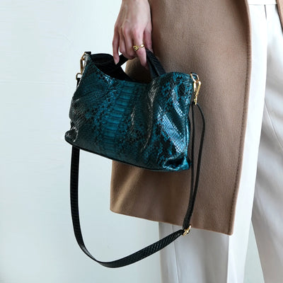 【PYTHON パイソン ウェーブトートバッグ】ミニ ターコイズ ショルダーつき 本革 蛇革 コブラ革 和装 カジュアル エキゾチックレザー　お洋服はもちろん 着物にも（2690608400）