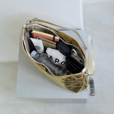 【PYTHON パイソン ウェーブトートバッグ】ミニ ゴールド×シルバー ショルダーつき 本革 蛇革 コブラ革 和装 カジュアル エキゾチックレザー　お洋服はもちろん 着物にも（2690608500）