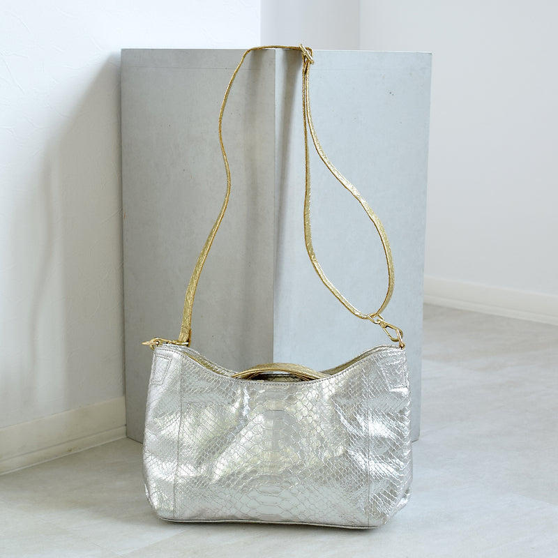 【PYTHON パイソン ウェーブトートバッグ】ミニ シルバー×ゴールド ショルダーつき 本革 蛇革 コブラ革 和装 カジュアル エキゾチックレザー　お洋服はもちろん 着物にも（2690608600）