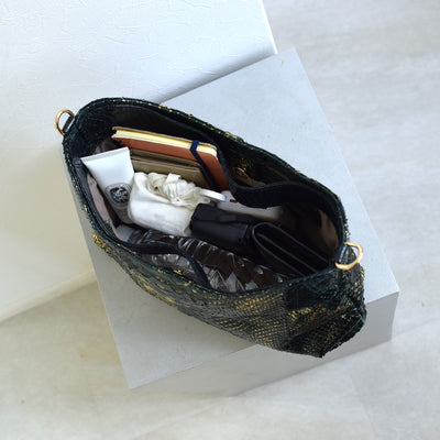 【PYTHON パイソン ウェーブトートバッグ】ミニ グリーン×ゴールド ショルダーつき 本革 蛇革 コブラ革 メタリック加工 和装 カジュアル エキゾチックレザー　お洋服はもちろん 着物にも（2690608700）