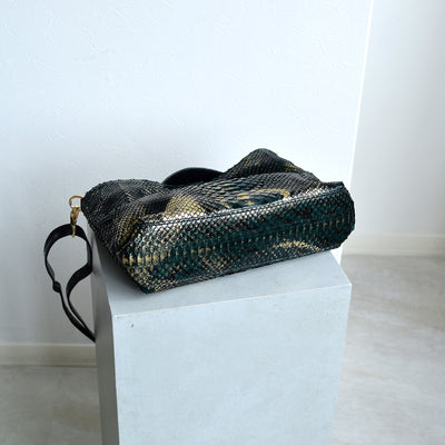 【PYTHON パイソン ウェーブトートバッグ】ミニ グリーン×ゴールド ショルダーつき 本革 蛇革 コブラ革 メタリック加工 和装 カジュアル エキゾチックレザー　お洋服はもちろん 着物にも（2690608700）
