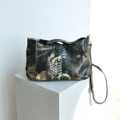 【PYTHON パイソン ウェーブトートバッグ】ミニ グリーン×ゴールド ショルダーつき 本革 蛇革 コブラ革 メタリック加工 和装 カジュアル エキゾチックレザー　お洋服はもちろん 着物にも（2690608700）