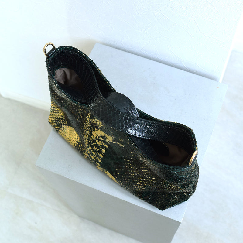 【PYTHON パイソン ウェーブトートバッグ】ミニ グリーン×ゴールド ショルダーつき 本革 蛇革 コブラ革 メタリック加工 和装 カジュアル エキゾチックレザー　お洋服はもちろん 着物にも（2690608700）