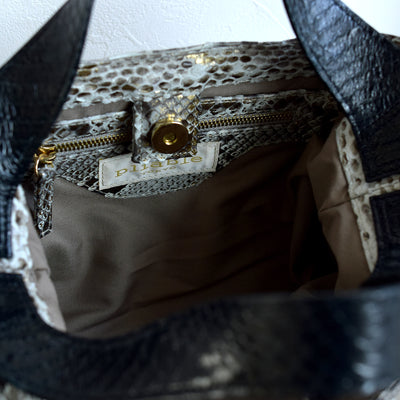 【PYTHON パイソン ウェーブトートバッグ】ミニ ナチュラル×ゴールド ショルダーつき 本革 蛇革 コブラ革 メタリック加工 和装 カジュアル エキゾチックレザー　お洋服はもちろん 着物にも（2690608800）