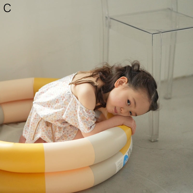 【キッズ水着 オフショルダー ティアードフリル】ワンピース水着 スイムウェア 女の子 肩紐でサイズ調節可能 （2755600801）