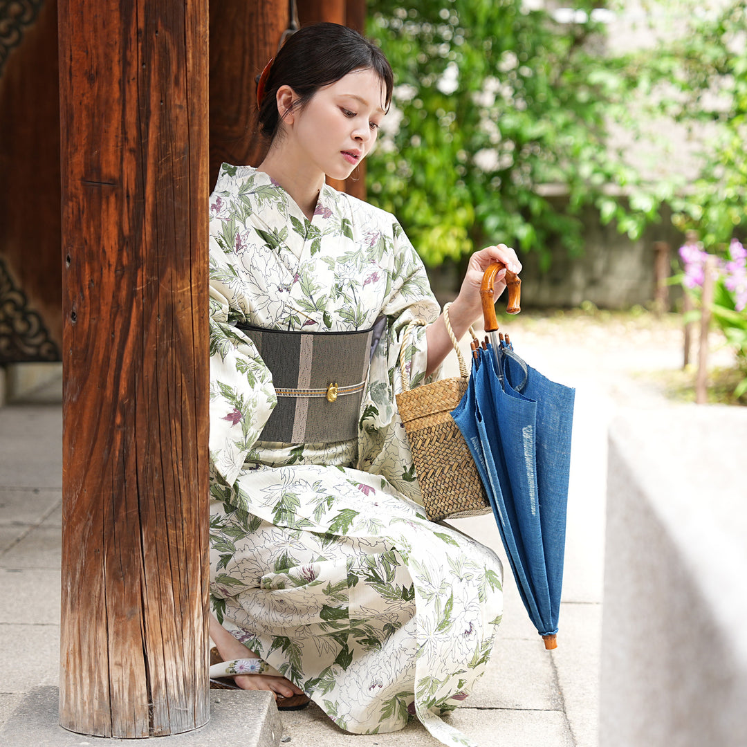 芍薬ひそやかに息づく深緑の浴衣 単品 単品浴衣 高級変わり織 オフホワイトに広がるグリーンの芍薬