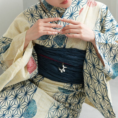 浴衣3点セット（浴衣/帯/下駄） 綿麻 ゆかた フリーサイズ 紺色の麻の葉と鞠 （5010077611）