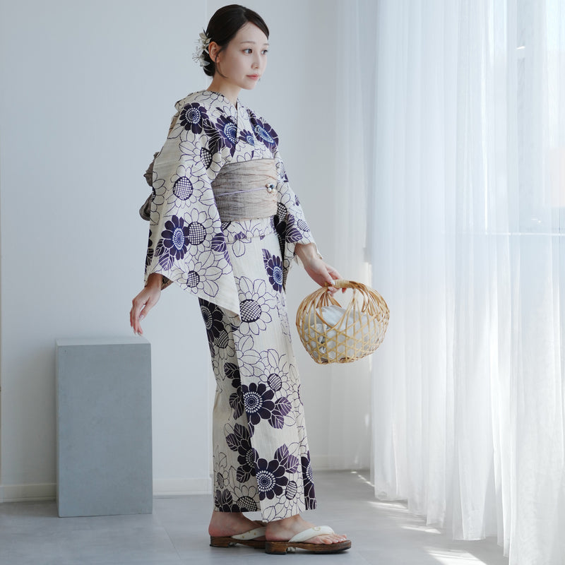 【utatane×注染工房 浴衣3点セット（ゆかた・帯・下駄） 先染めベージュに紫ひまわり】フリーサイズ 日本製小幅生地使用 特選シリーズ 注染 本染め 手縫い併用国内縫製 奈良の職人さんの手染め（5010202912）