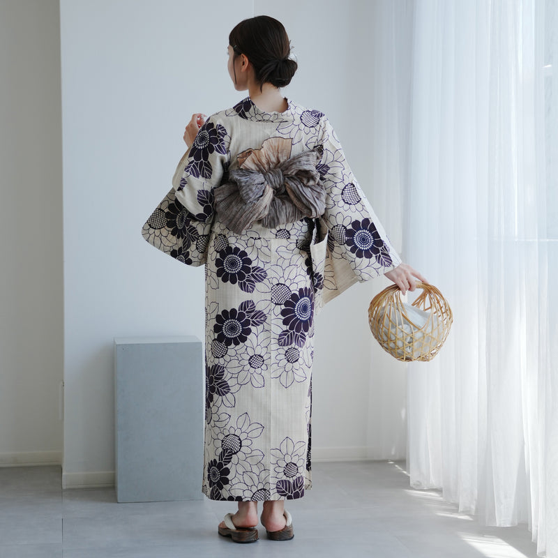 【utatane×注染工房 浴衣3点セット（ゆかた・帯・下駄） 先染めベージュに紫ひまわり】フリーサイズ 日本製小幅生地使用 特選シリーズ 注染 本染め 手縫い併用国内縫製 奈良の職人さんの手染め（5010202912）