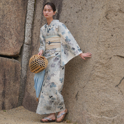 浴衣3点セット（浴衣/帯/下駄） utatane フリーサイズ（身長155-165cm）グレイッシュブルーの菊づくし（5010220011）