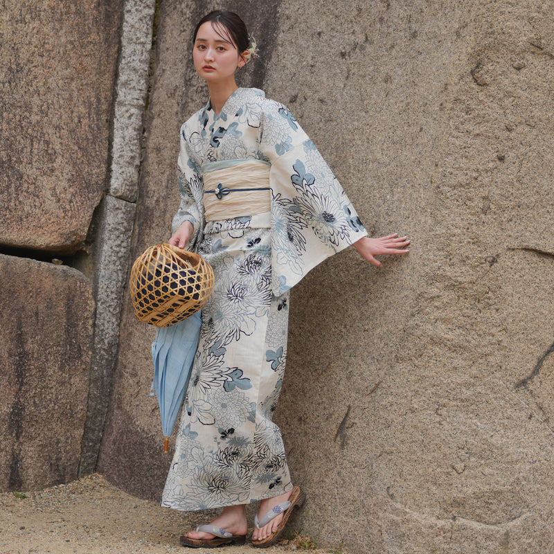 浴衣3点セット（浴衣/帯/下駄） utatane フリーサイズ（身長155-165cm）グレイッシュブルーの菊づくし（5010220011）