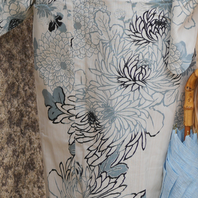 浴衣3点セット（浴衣/帯/下駄） utatane フリーサイズ（身長155-165cm）グレイッシュブルーの菊づくし（5010220011）