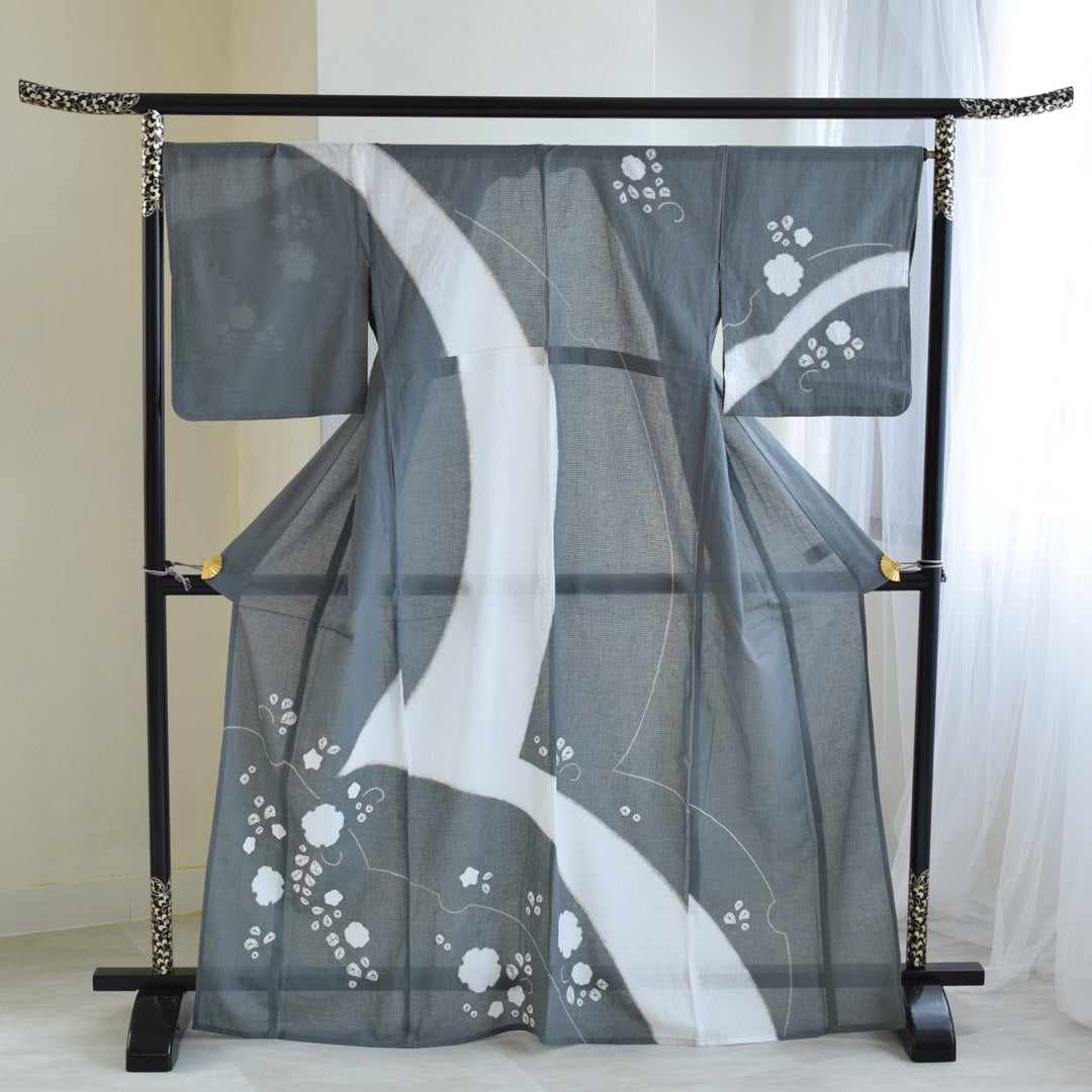 昔ながらの絞りの浴衣 手縫い お洗濯済　綿 昔ながらの絞りの浴衣 手縫い お洗濯済 綿 昔ながらの絞りの浴衣