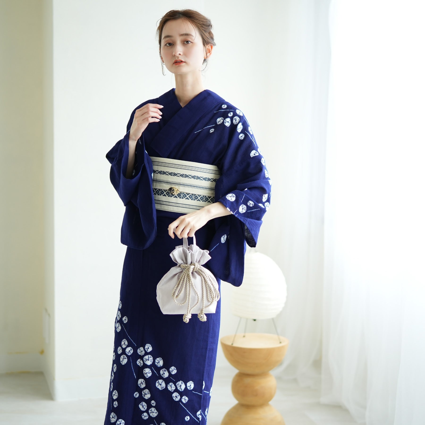 浴衣　反物　白地に紺　市松に菊菱 Amazon.co.jp: 浴衣 反物 白地に紺 市松に菊菱 管理.管理.反