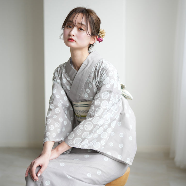 一点物の浴衣、一点物の帯、一点物の帯締め、下駄、その他小物7点セット