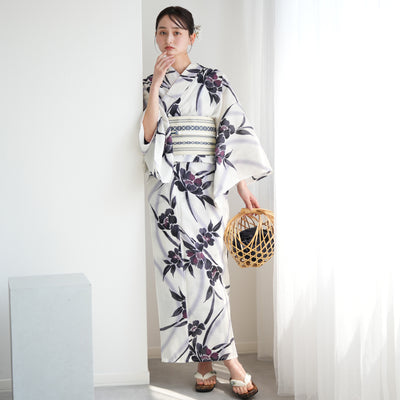 【 utatane 高級変わり織 浴衣3点セット ( ゆかた・帯・下駄 ) レトロホワイトに流れる美人花 】 Lサイズ トールサイズ（身長165-175cm） 国産生地 国内染色 （5012230511）
