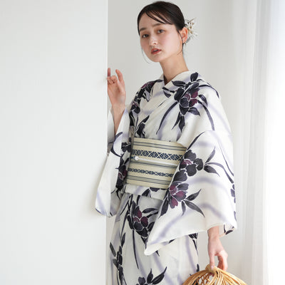 【 utatane 高級変わり織 浴衣3点セット ( ゆかた・帯・下駄 ) レトロホワイトに流れる美人花 】 3Lサイズ ゆったりサイズ（ヒップ約130cm位まで対応） 国産生地 国内染色 （5013230511）
