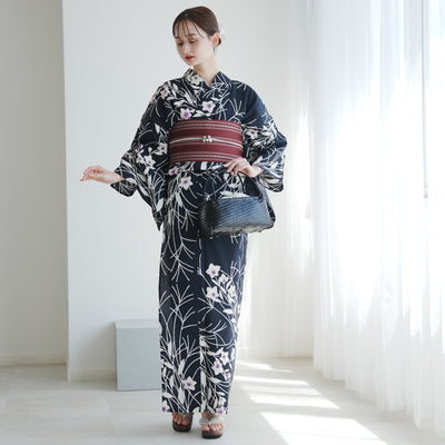 【utatane×注染工房 浴衣3点セット（ゆかた・帯・下駄） 黒地に紫の桔梗】 日本製小幅生地使用 フリーサイズ 特選シリーズ 注染 本染め  日本製 手縫い併用国内縫製 奈良の職人さんの手染め（5010231912）