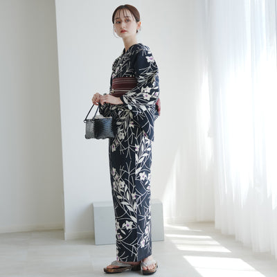 【utatane×注染工房 浴衣3点セット（ゆかた・帯・下駄） 黒地に紫の桔梗】 日本製小幅生地使用 フリーサイズ 特選シリーズ 注染 本染め  日本製 手縫い併用国内縫製 奈良の職人さんの手染め（5010231912）