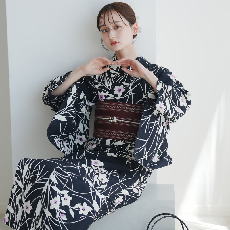 【utatane×注染工房 浴衣3点セット（ゆかた・帯・下駄） 黒地に紫の桔梗】 日本製小幅生地使用 フリーサイズ 特選シリーズ 注染 本染め  日本製 手縫い併用国内縫製 奈良の職人さんの手染め（5010231912）