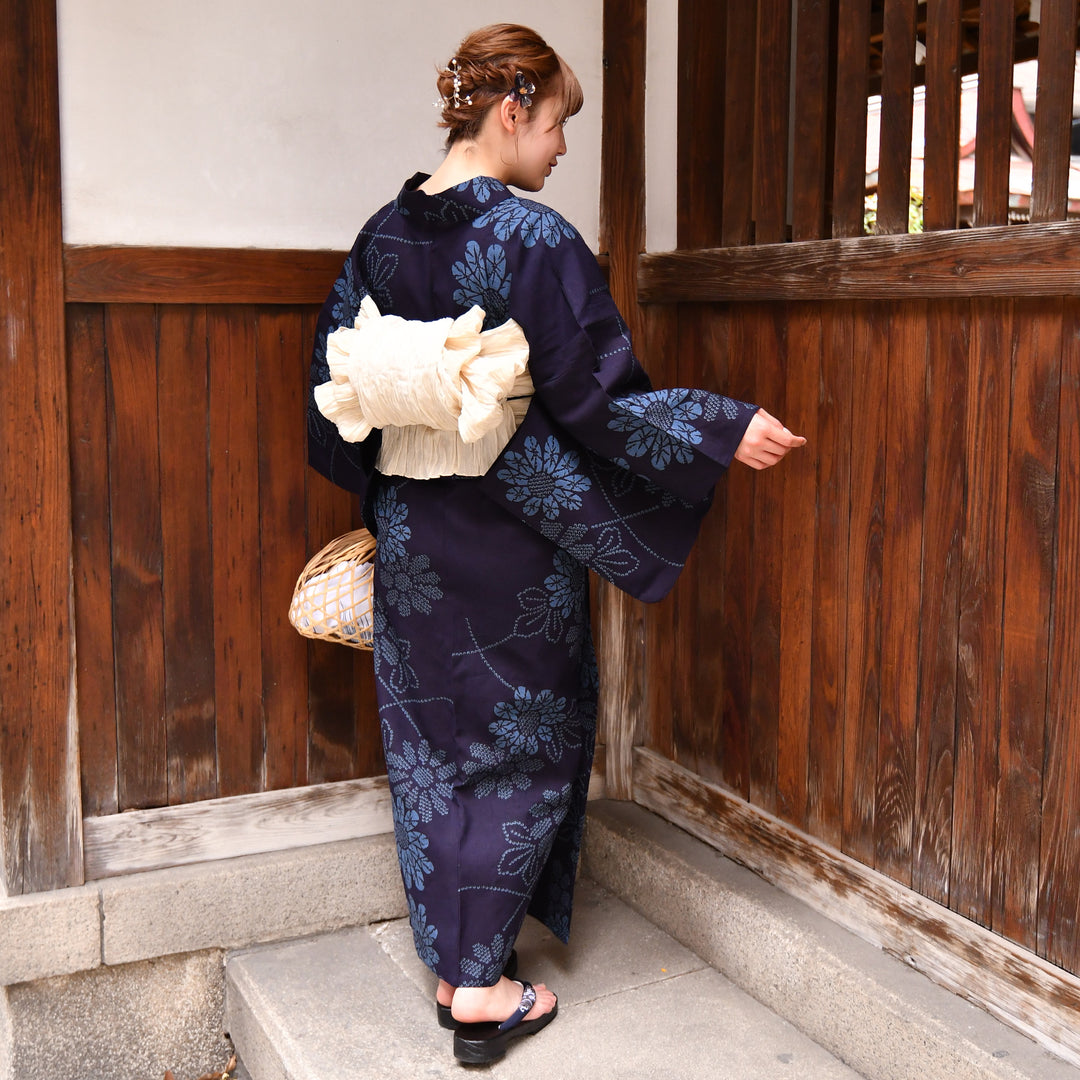 浴衣✿注染　手縫い仕立て　濃紺色　小花縦縞　綿 浴衣✿注染 手縫い仕立て 濃紺色 小花縦縞 綿