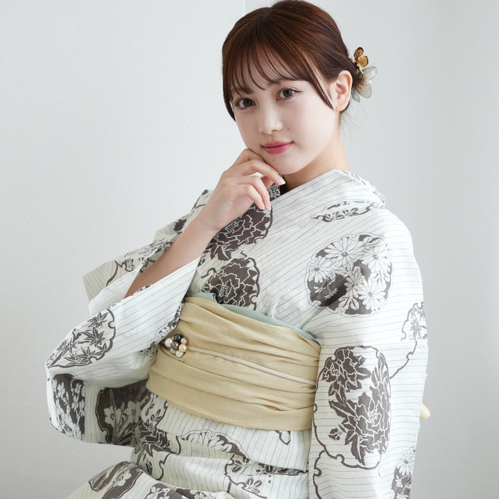 【新品】utatane 高級浴衣3点セット オフホワイトに広がるグリーンの芍薬 新品】utatane 高級浴衣3点セット オフホワイトに広がるグリーンの芍薬