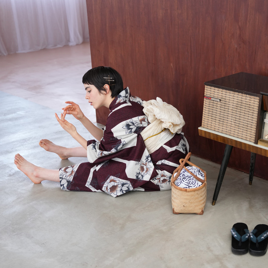 新品 Utatane×ニコアンティーク 浴衣セット(帯・下駄) 臙脂 矢絣 花 ニコアンティーク 高級変わり織 浴衣3点セット ( ゆかた・帯
