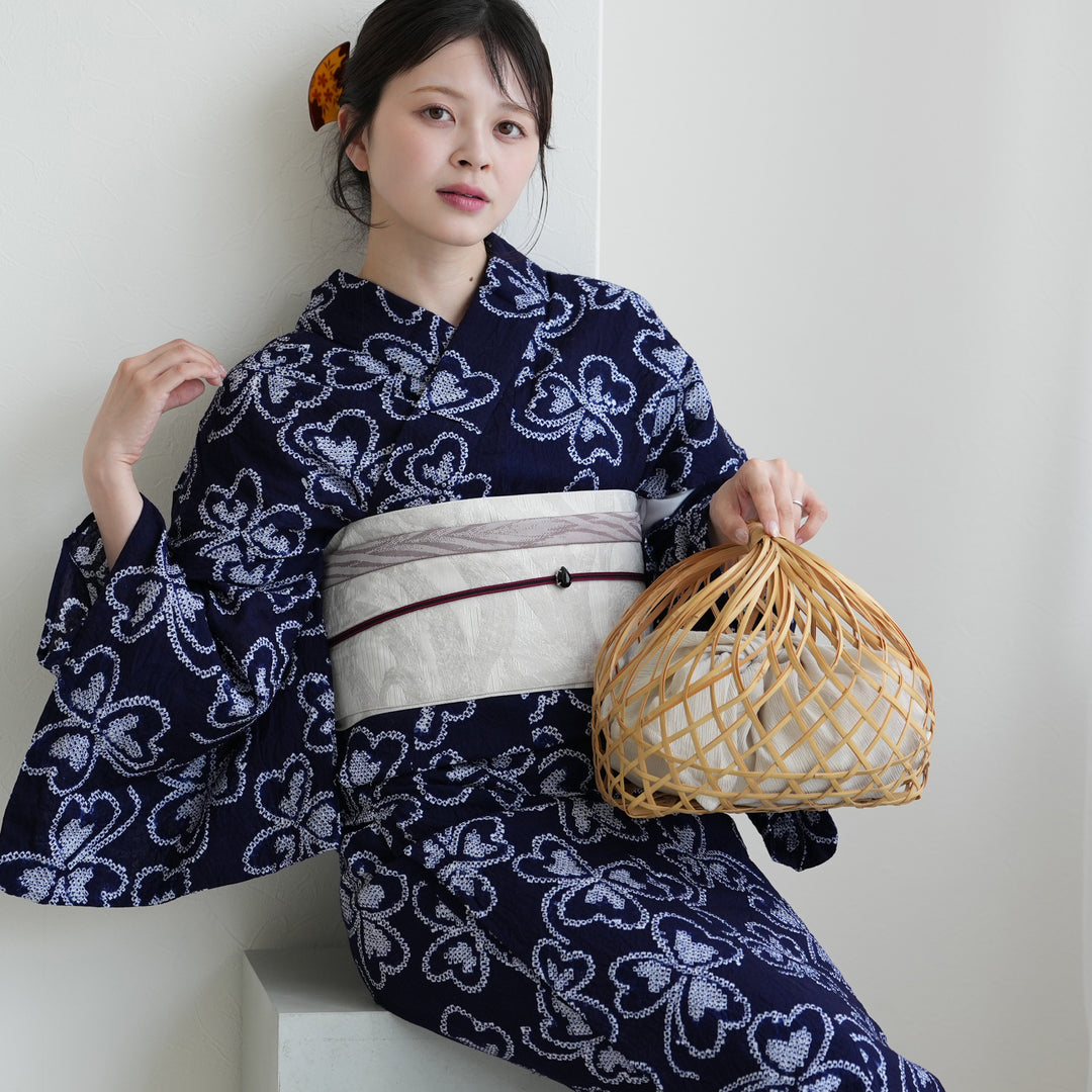 有松絞り 浴衣3点セット ( ゆかた・帯・下駄 ) 藍色に隠れる四つ葉