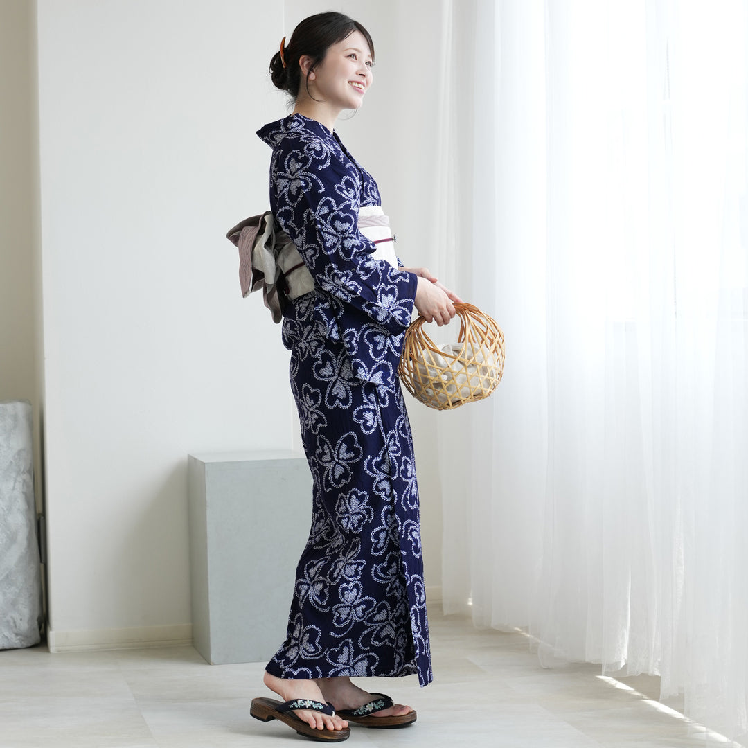 有松絞り 浴衣3点セット ( ゆかた・帯・下駄 ) 藍色に隠れる四つ葉