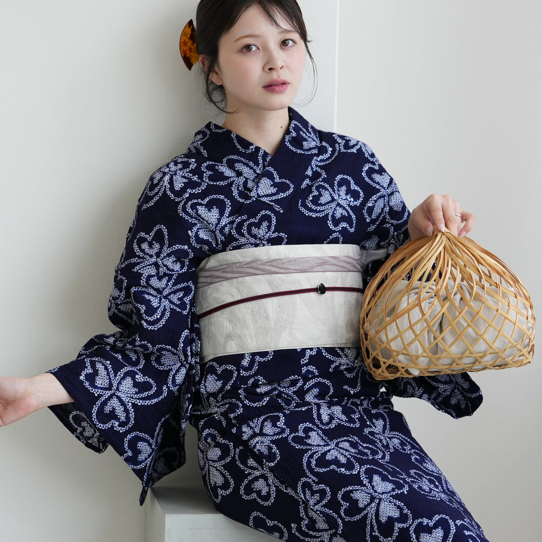有松絞り 浴衣3点セット ( ゆかた・帯・下駄 ) 藍色に隠れる四つ葉
