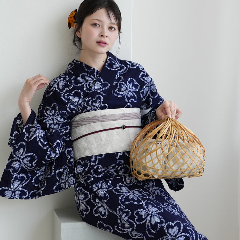 有松絞り 浴衣3点セット ( ゆかた・帯・下駄 ) 藍色に隠れる四つ葉