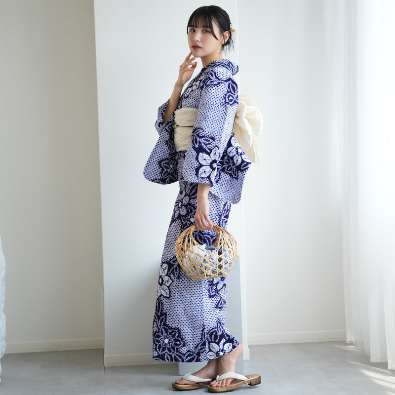 【 utatane 有松絞り 浴衣3点セット ( ゆかた・帯・下駄 ) 紺地に花露】フリーサイズ　特選シリーズ 伝統工芸 小袋帯 国内縫製 手縫い併用 （5010258211）