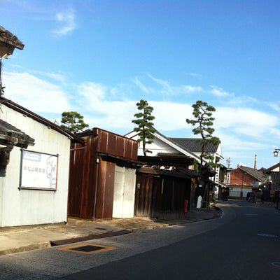 【 utatane 有松絞り 浴衣3点セット ( ゆかた・帯・下駄 ) 絞り 久野浩彬/ 絞り染 久野浩彬　嵐絞り】フリーサイズ　極み 伝統工芸 日本製 国内縫製 手縫い併用  （5010258711）