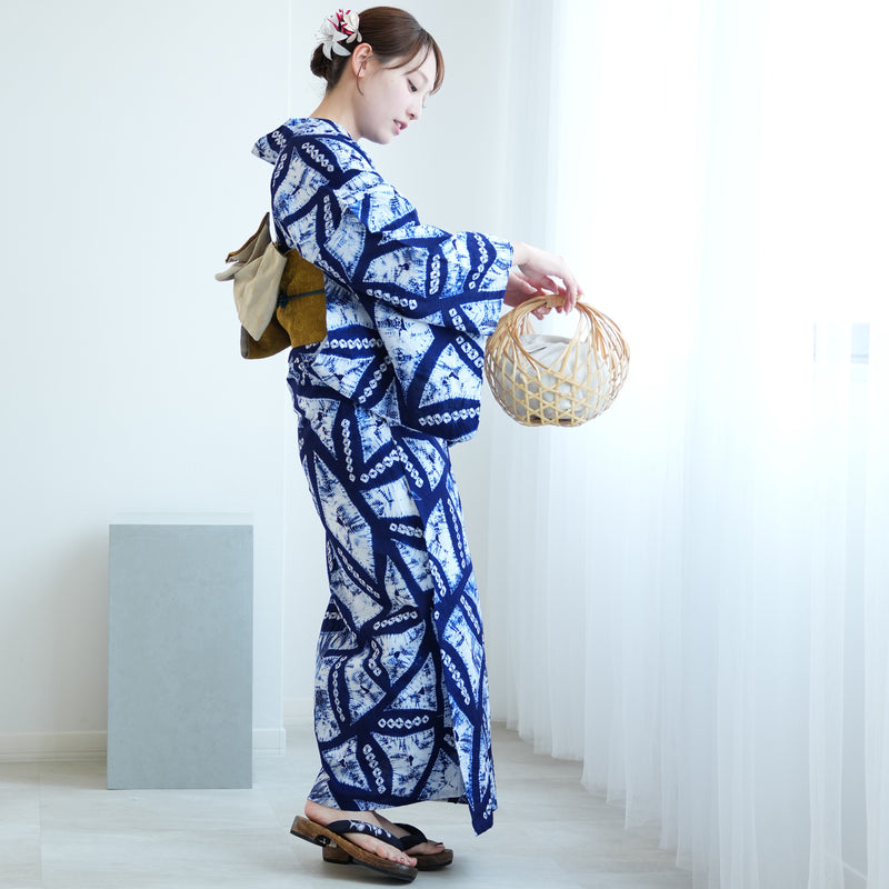 【 utatane 有松絞り 浴衣3点セット ( ゆかた・帯・下駄 ) 絞り 久野トシ子/ 絞り染 北條義昌　茂み葉】フリーサイズ　極み 伝統工芸 日本製 国内縫製 手縫い併用  （5010259211）